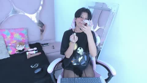 Snapshot of natsumiht chatting on October 11, 5:12 am natsumiht online show from October 11, 5:12 am
