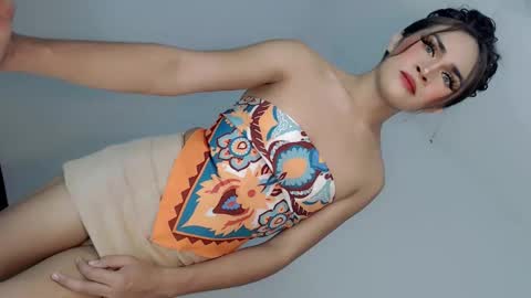 Nathalie smith online show from May 24, 8:21 am