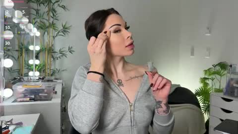 NATTY FIERROS online show from April 6, 6:47 am