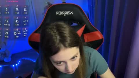 natural_babe666 online show from March 1, 8:32 pm