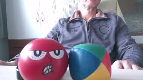 naturista25 online show from December 14, 12:22 pm