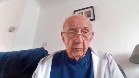 Snapshot of naturistmale81 chatting on October 10, 11:49 am naturistmale81 online show from October 10, 11:49 am