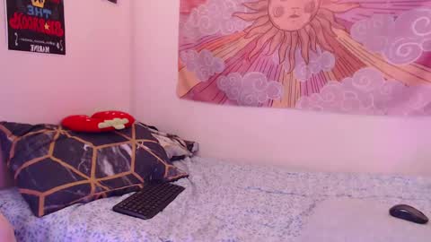 Eimy online show from April 18, 7:07 pm