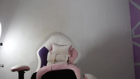 Leina  modelo independiente online show from February 4, 9:40 pm