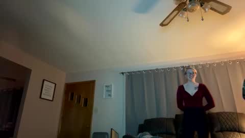 Naughty Dreamer online show from February 15, 5:53 am