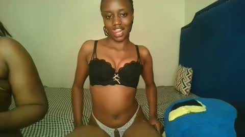 Snapshot of naughty_ellaa chatting on September 29, 6:40 pm naughty_ellaa online show from September 29, 6:40 pm