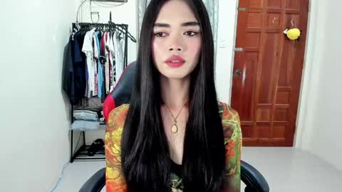 emma online show from April 14, 3:37 pm