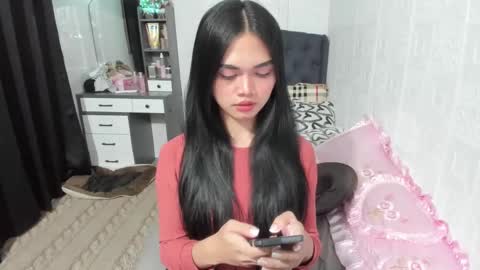 Snapshot of naughty_emmats chatting on February 8, 4:25 pm emma online show from February 8, 4:25 pm