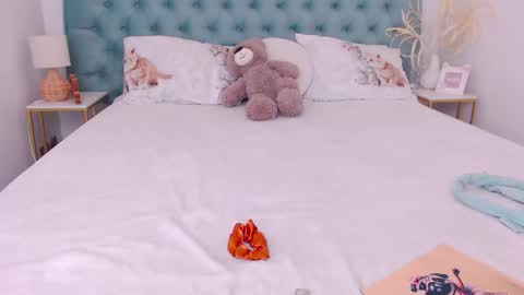 Snapshot of naughty_kittyy1 chatting on October 8, 2:01 pm Maria online show from October 8, 2:01 pm