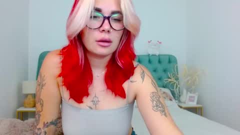 Snapshot of naughty_kittyy1 chatting on October 5, 8:05 pm Maria online show from October 5, 8:05 pm