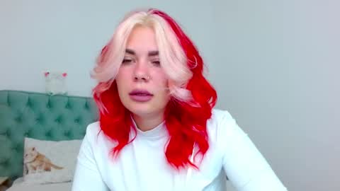 Snapshot of naughty_kittyy1 chatting on October 7, 1:51 pm Maria online show from October 7, 1:51 pm