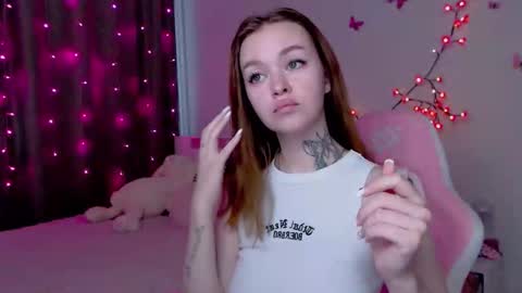 Snapshot of naughty_mablee chatting on October 15, 2:26 am Mable online show from October 15, 2:26 am