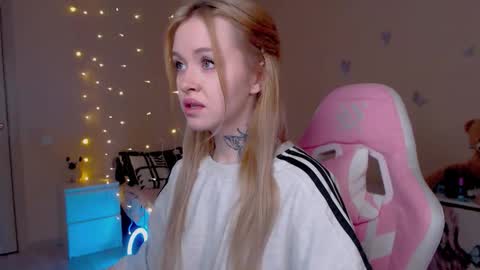 Mable online show from March 21, 1:33 am