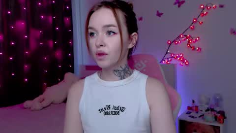 Snapshot of naughty_mablee chatting on September 30, 2:11 am Mable online show from September 30, 2:11 am