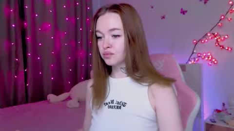 Snapshot of naughty_mablee chatting on October 6, 12:17 am Mable online show from October 6, 12:17 am