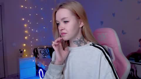 Mable online show from March 29, 1:51 am