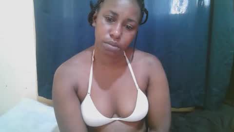 Snapshot of naughty_slender2 chatting on October 15, 1:45 pm jn online show from October 15, 1:45 pm