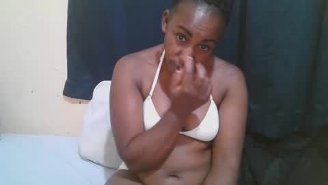 Snapshot of naughty_slender2 chatting on October 16, 1:55 pm jn online show from October 16, 1:55 pm