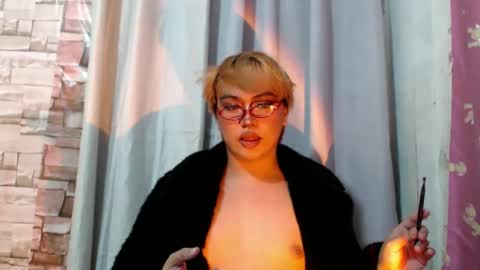 Snapshot of naughty_ursula21xxx chatting on February 7, 12:28 pm naughty_ursula21xxx online show from February 7, 12:28 pm