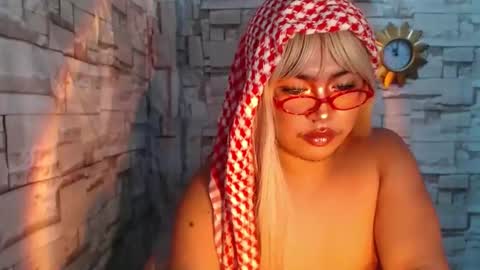 Snapshot of naughty_ursula21xxx chatting on January 25, 3:30 pm naughty_ursula21xxx online show from January 25, 3:30 pm