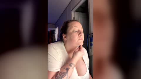 naughtybabe29 online show from March 21, 3:01 am