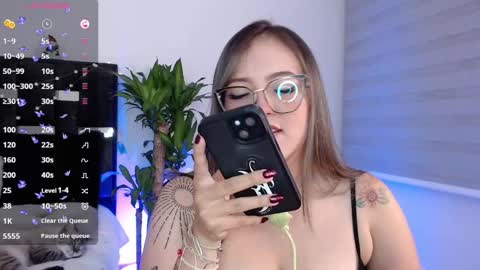 LANAindependent model online show from December 23, 4:22 am