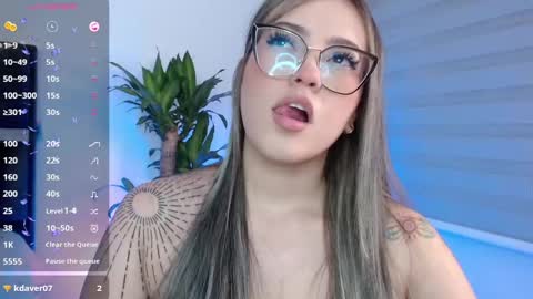 LANAindependent model online show from December 13, 5:16 am