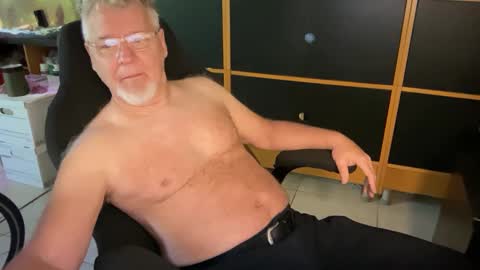 naughtydaddyla online show from September 21, 6:12 pm