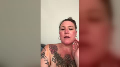 NaughtyExWife online show from February 18, 9:47 pm