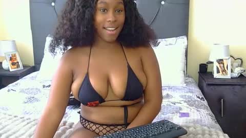 naughtyhottie99 online show from April 29, 9:36 am