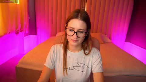 Snapshot of naughtynursevibe chatting on October 20, 8:41 am Ur Nurse online show from October 20, 8:41 am
