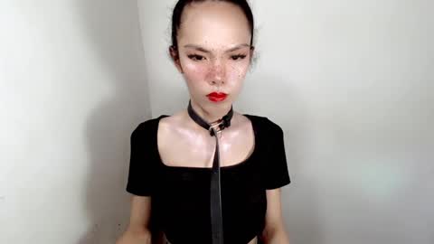 naughtypetiteangel online show from September 24, 9:38 am