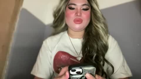 Rose Wilson online show from November 6, 4:04 am