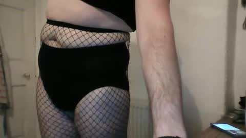 navel_gazing_submissive online show from November 11, 7:16 pm