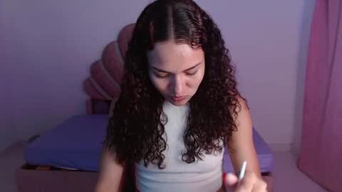 naya_fox1 online show from January 8, 1:11 am