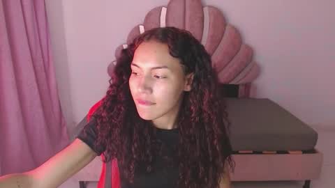 naya_fox1 online show from January 18, 7:45 pm