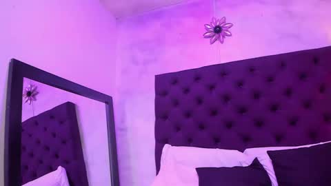 Snapshot of nayara_macherano chatting on February 19, 6:00 pm nayara_macherano online show from February 19, 6:00 pm