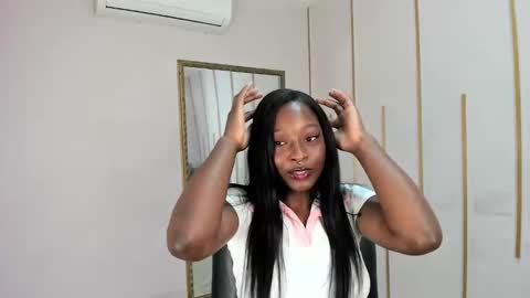 Snapshot of nayariskaya chatting on September 17, 4:32 pm Nayaris 3 online show from September 17, 4:32 pm