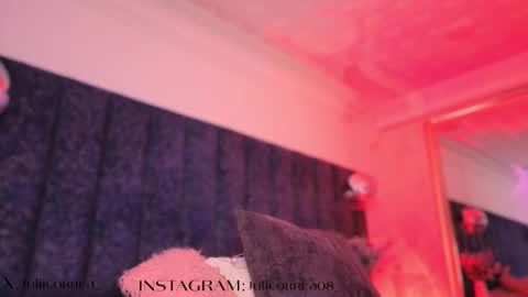 Snapshot of naylapot_ chatting on September 30, 12:48 pm Juli online show from September 30, 12:48 pm