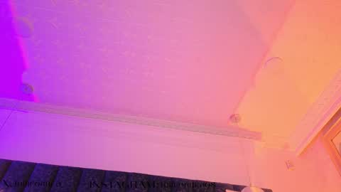 Snapshot of naylapot_ chatting on September 25, 12:23 pm Juli online show from September 25, 12:23 pm