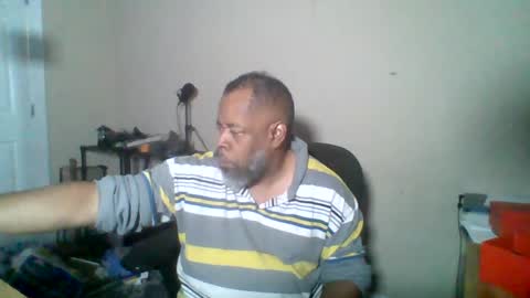 Snapshot of ncmale2021 chatting on October 4, 9:51 am Terry online show from October 4, 9:51 am