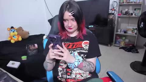 Geek Nicole    im Neeko UwU online show from February 23, 7:05 pm