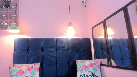 neferet_opal online show from April 18, 1:07 am