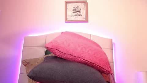 Snapshot of nefertiti_sex_ chatting on September 18, 8:24 pm Nefertiti sex online show from September 18, 8:24 pm