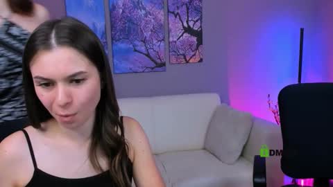Snapshot of nekky_mouse chatting on October 18, 1:54 am Meow online show from October 18, 1:54 am
