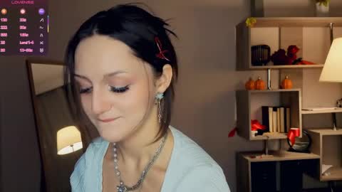 Vicky and Beatrice online show from April 2, 7:32 pm