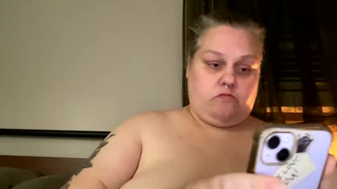 Nellie Atlas online show from October 25, 6:46 am