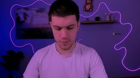 neo_raze_ online show from April 2, 6:48 pm