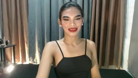 neomi online show from February 13, 10:57 pm