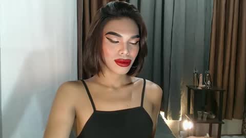 neomi online show from February 15, 3:55 pm